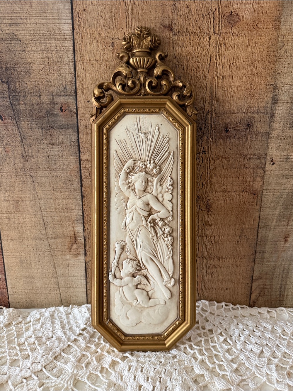 VTG MCM Hollywood Regency Angels and Cherub Wall Plaque